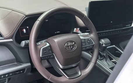 Toyota Sienna, 2022 год, 4 742 000 рублей, 17 фотография