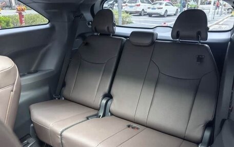Toyota Sienna, 2022 год, 4 742 000 рублей, 32 фотография