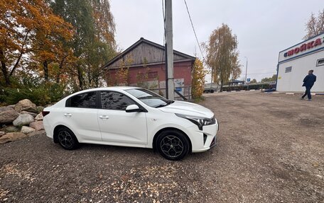 KIA Rio IV, 2020 год, 1 700 000 рублей, 3 фотография