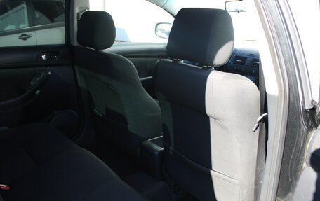 Toyota Avensis III рестайлинг, 2006 год, 750 000 рублей, 8 фотография