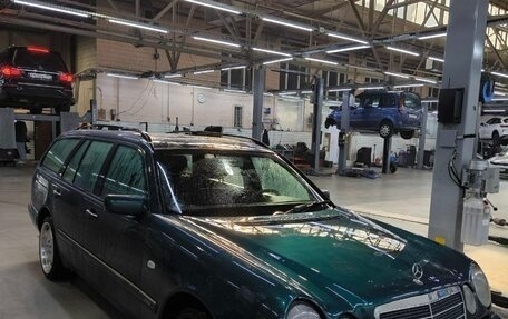 Mercedes-Benz E-Класс, 1998 год, 770 000 рублей, 1 фотография