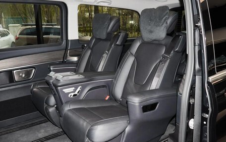 Mercedes-Benz V-Класс, 2025 год, 11 600 000 рублей, 2 фотография