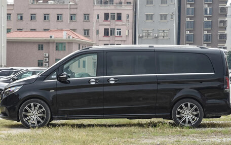 Mercedes-Benz V-Класс, 2025 год, 11 600 000 рублей, 4 фотография