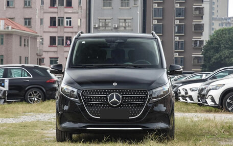 Mercedes-Benz V-Класс, 2025 год, 11 600 000 рублей, 3 фотография