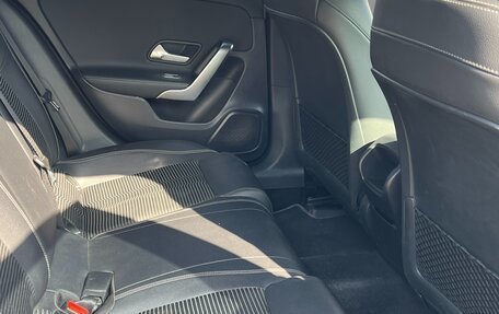 Mercedes-Benz A-Класс, 2019 год, 1 950 000 рублей, 8 фотография