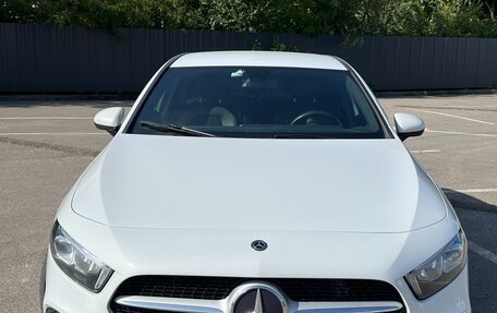 Mercedes-Benz A-Класс, 2019 год, 1 950 000 рублей, 2 фотография