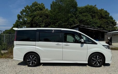 Honda Stepwgn IV, 2021 год, 1 870 000 рублей, 8 фотография