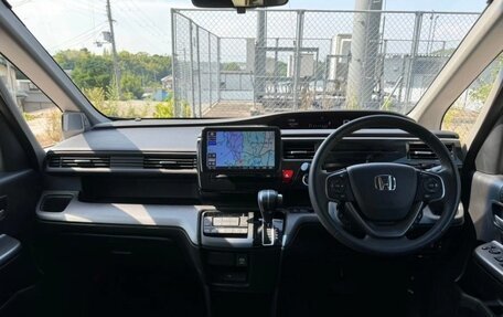 Honda Stepwgn IV, 2021 год, 1 870 000 рублей, 13 фотография