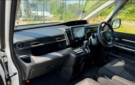 Honda Stepwgn IV, 2021 год, 1 870 000 рублей, 17 фотография