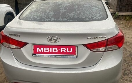 Hyundai Elantra V, 2011 год, 850 000 рублей, 2 фотография
