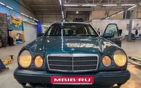 Mercedes-Benz E-Класс, 1998 год, 770 000 рублей, 36 фотография