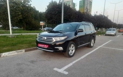 Toyota Highlander III, 2013 год, 1 800 000 рублей, 1 фотография