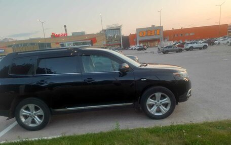 Toyota Highlander III, 2013 год, 1 800 000 рублей, 5 фотография