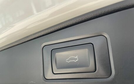 Toyota RAV4, 2025 год, 4 050 000 рублей, 21 фотография