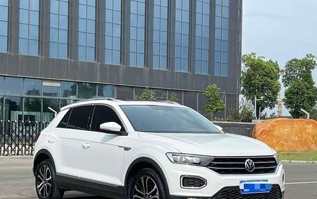 Volkswagen T-Roc I, 2021 год, 1 830 000 рублей, 1 фотография