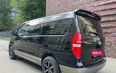 Hyundai Grand Starex Grand Starex I рестайлинг 2, 2016 год, 2 850 000 рублей, 6 фотография