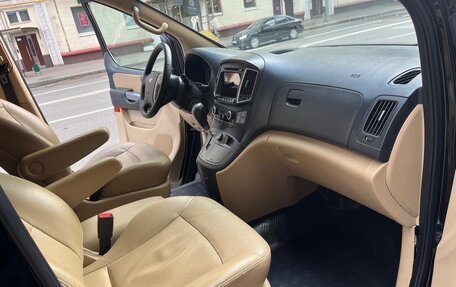 Hyundai Grand Starex Grand Starex I рестайлинг 2, 2016 год, 2 850 000 рублей, 12 фотография