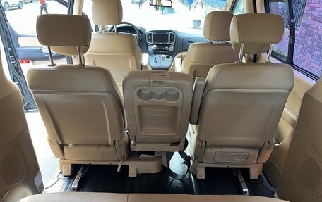 Hyundai Grand Starex Grand Starex I рестайлинг 2, 2016 год, 2 850 000 рублей, 13 фотография