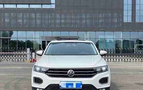 Volkswagen T-Roc I, 2021 год, 1 830 000 рублей, 3 фотография