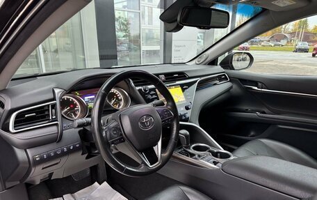 Toyota Camry, 2019 год, 2 900 000 рублей, 12 фотография