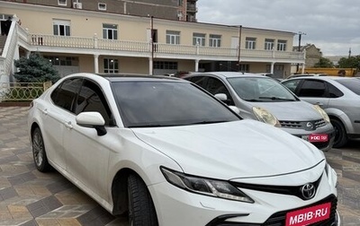 Toyota Camry, 2019 год, 1 800 000 рублей, 1 фотография