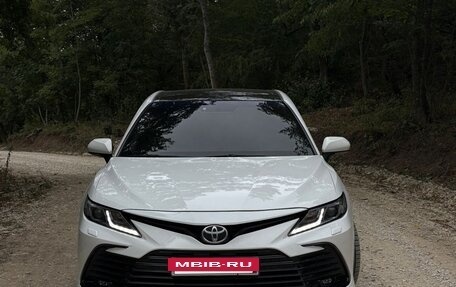 Toyota Camry, 2019 год, 1 800 000 рублей, 2 фотография
