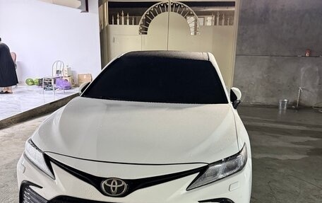 Toyota Camry, 2019 год, 1 800 000 рублей, 5 фотография