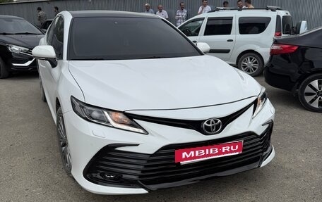 Toyota Camry, 2019 год, 1 800 000 рублей, 4 фотография