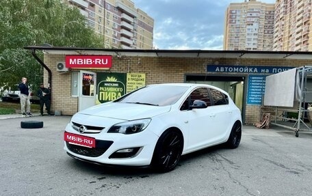 Opel Astra J, 2011 год, 780 000 рублей, 3 фотография