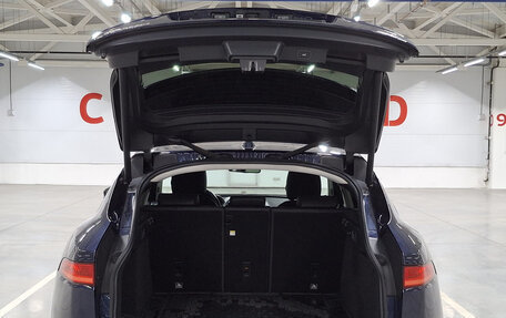 Jaguar F-Pace, 2016 год, 2 820 000 рублей, 10 фотография