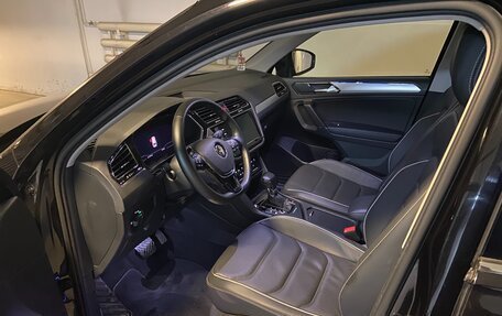 Volkswagen Tiguan II, 2020 год, 3 050 000 рублей, 6 фотография