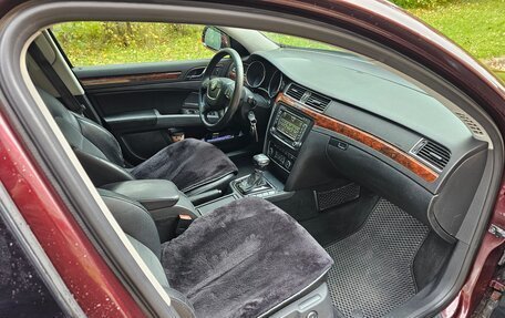 Skoda Superb III рестайлинг, 2008 год, 1 050 000 рублей, 17 фотография