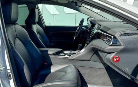 Toyota Camry, 2020 год, 3 320 000 рублей, 10 фотография