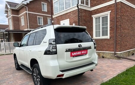 Toyota Land Cruiser Prado 150 рестайлинг 2, 2021 год, 7 200 000 рублей, 3 фотография