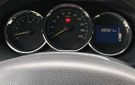 Renault Logan II, 2014 год, 584 000 рублей, 14 фотография