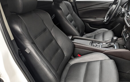 Mazda 6, 2018 год, 2 000 000 рублей, 24 фотография