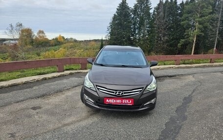 Hyundai Solaris II рестайлинг, 2015 год, 459 000 рублей, 1 фотография