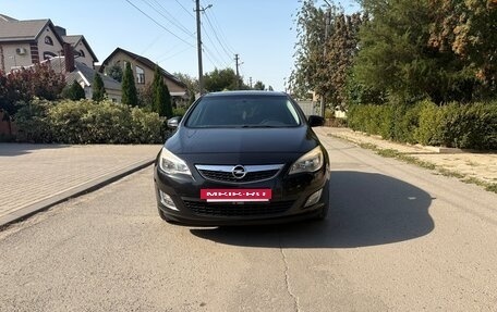 Opel Astra J, 2011 год, 720 000 рублей, 2 фотография