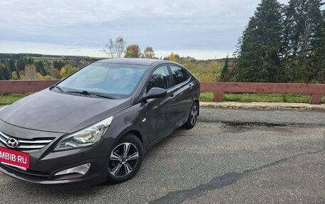 Hyundai Solaris II рестайлинг, 2015 год, 459 000 рублей, 2 фотография