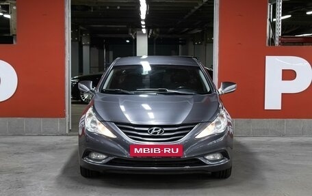 Hyundai Sonata VI, 2011 год, 898 000 рублей, 2 фотография