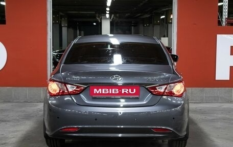 Hyundai Sonata VI, 2011 год, 898 000 рублей, 6 фотография