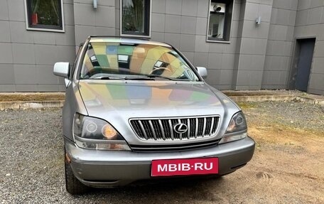 Lexus RX IV рестайлинг, 2001 год, 700 000 рублей, 3 фотография