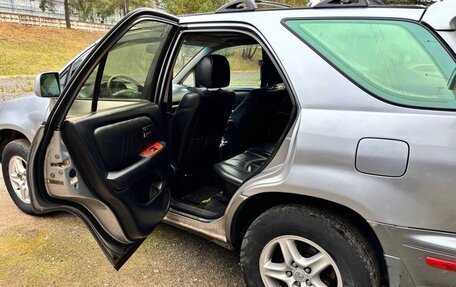 Lexus RX IV рестайлинг, 2001 год, 700 000 рублей, 6 фотография