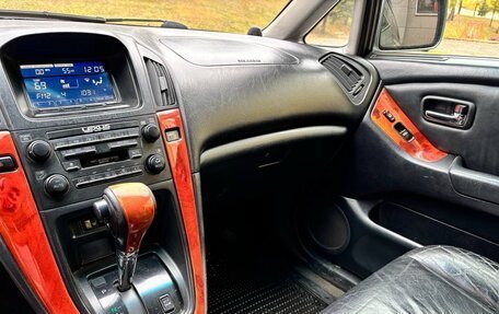 Lexus RX IV рестайлинг, 2001 год, 700 000 рублей, 9 фотография