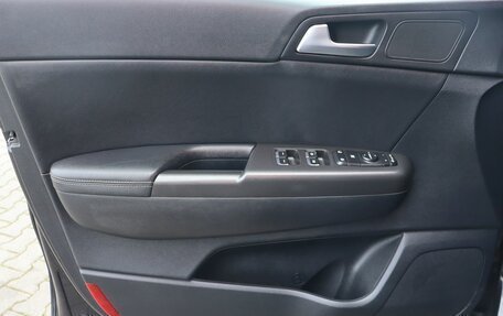 KIA Sportage IV рестайлинг, 2018 год, 2 199 000 рублей, 13 фотография