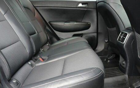 KIA Sportage IV рестайлинг, 2018 год, 2 199 000 рублей, 16 фотография