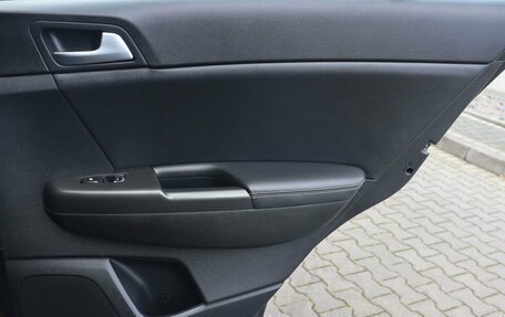 KIA Sportage IV рестайлинг, 2018 год, 2 199 000 рублей, 20 фотография