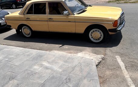 Mercedes-Benz W123, 1982 год, 1 170 000 рублей, 2 фотография