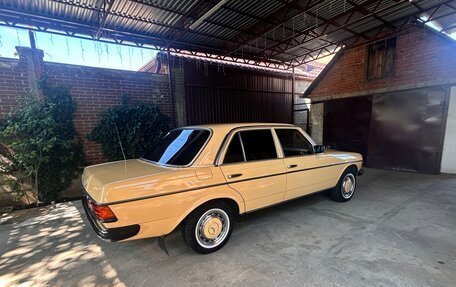 Mercedes-Benz W123, 1982 год, 1 170 000 рублей, 16 фотография