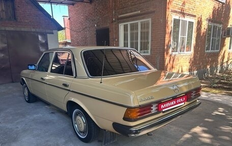 Mercedes-Benz W123, 1982 год, 1 170 000 рублей, 15 фотография